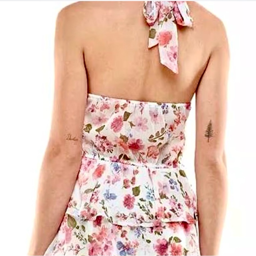 Super cute spring/summer dress!!
VTDO4